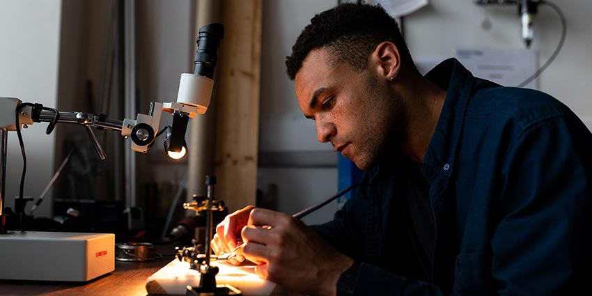 A UB student interested in a mechanical engineering masters degree in connecticut